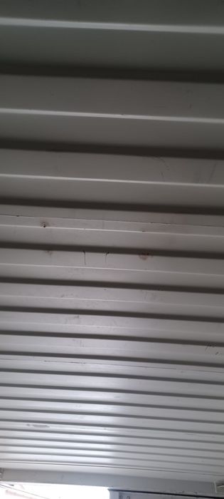 Contentores usados e novos
20" e 40" pés (6 e 12metros)

100% estanque