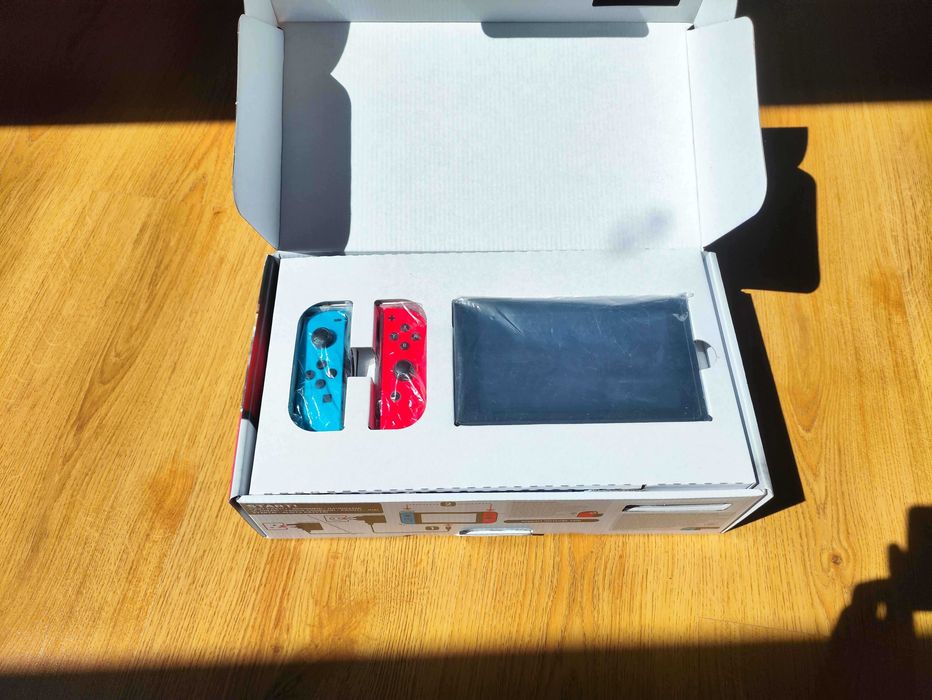Nintendo Switch v1 + zestaw – bardzo dobry stan