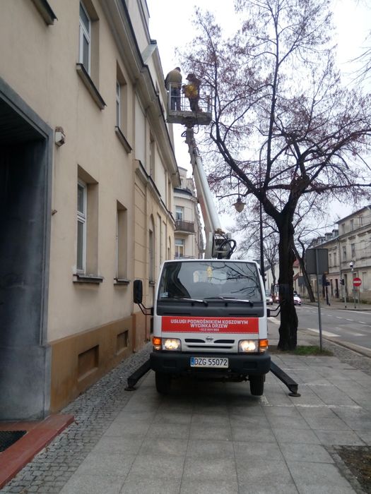 Usługi podnośnikiem koszowym do 30m 4×4 i dźwigiem