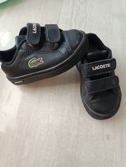 Віддам кросівки ,, Lacoste,,