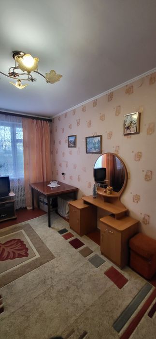 Сдаётся комната в трехкомнатной квартире