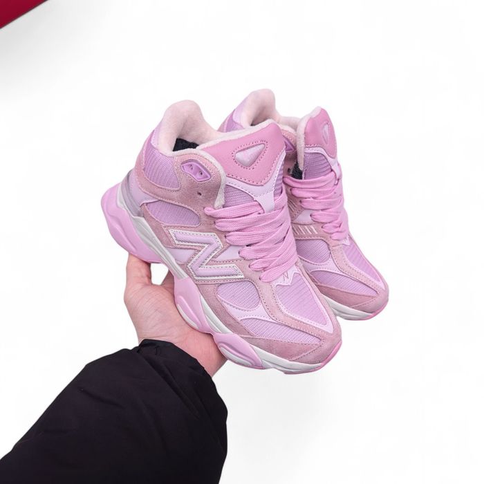 Жіночі зимові Кросівки New Balance 9060 рожеві розміри 36-41