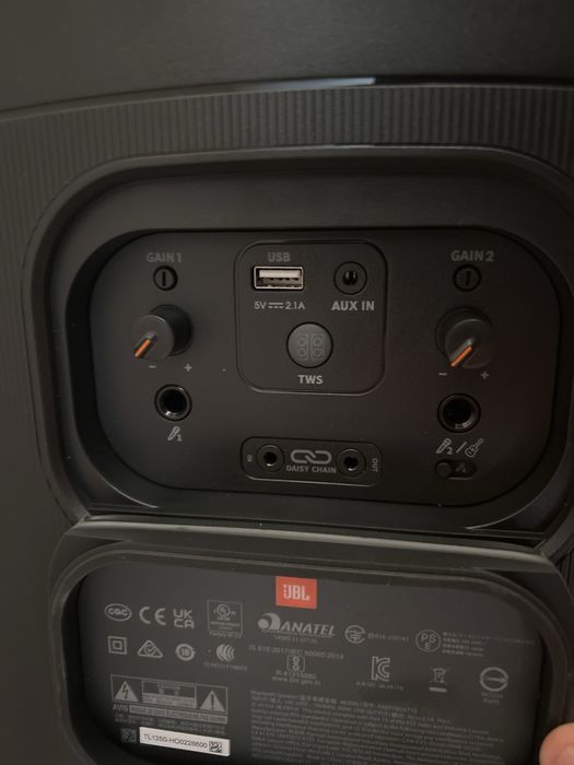 Coluna JBL party box