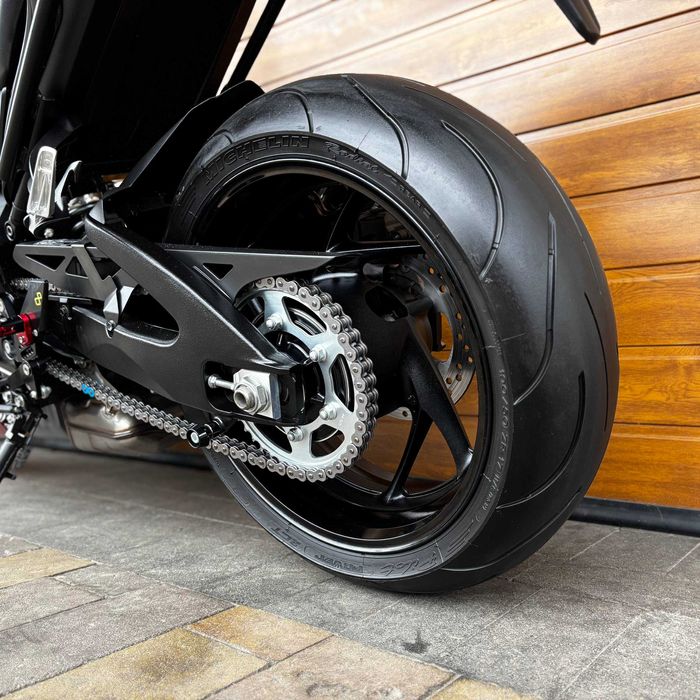 Продам мотоцикл Suzuki GSX-S 1000F (2283)