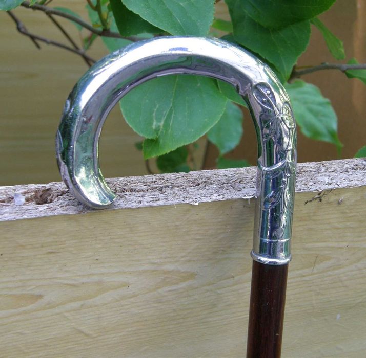 100-letnia laska spacerowa - srebrny uchwyt