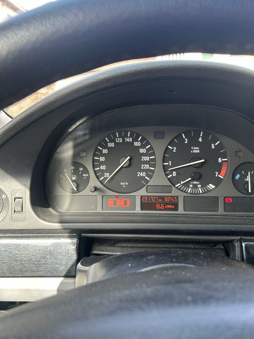BMW E39 523i Touring - 1997 - 231 000 km