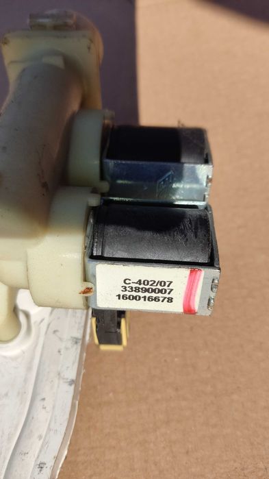 Клапан запорный стиральной машинки Indesit