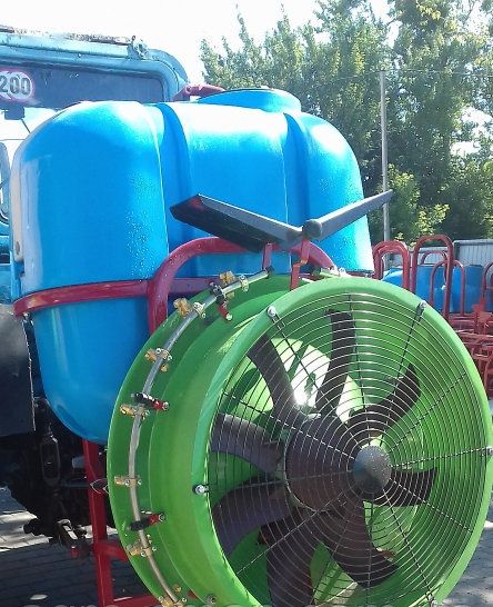 Опрыскиватель навесной садовый вентиляторный 200 - 800 л оприскувач