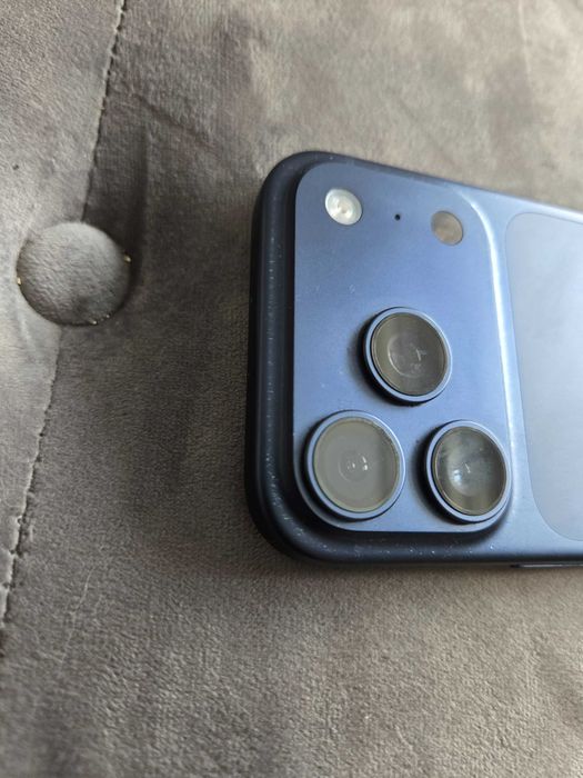 iphone 17 pro 256gb  90%