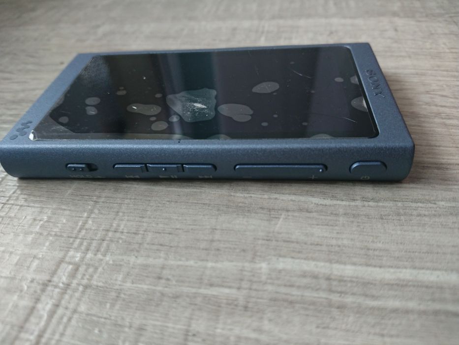 Sony Walkman NW-A45 + kabel