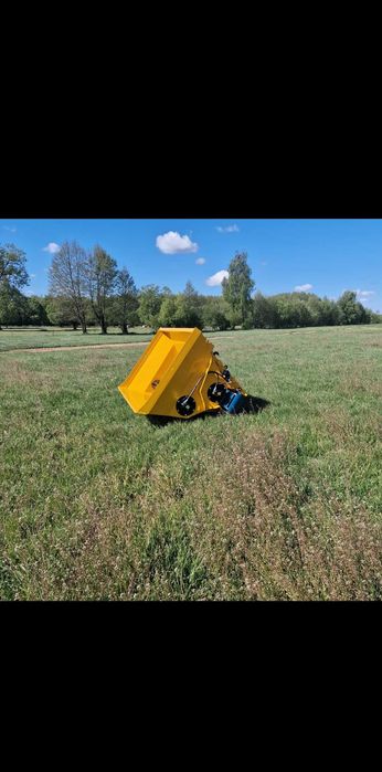 Rozściełacz ścielarka separatu ścielenie pocieta słoma trocina piasek