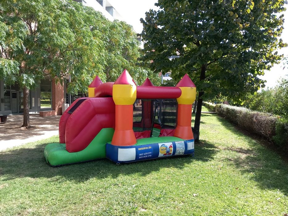 Insuflavel, trampolins & piscinas c\bolas