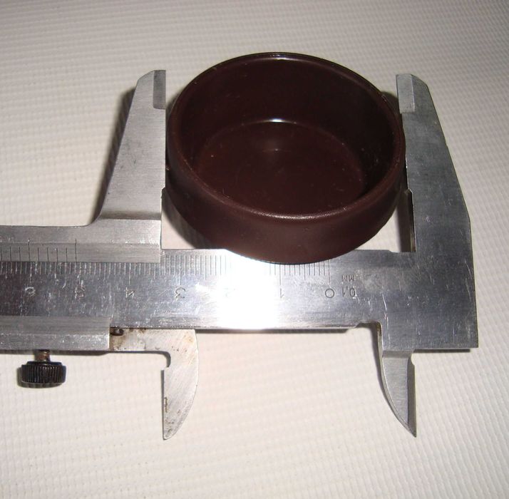 Подкладка подставка под ножки мебели пластик+фетр 50х20 мм.