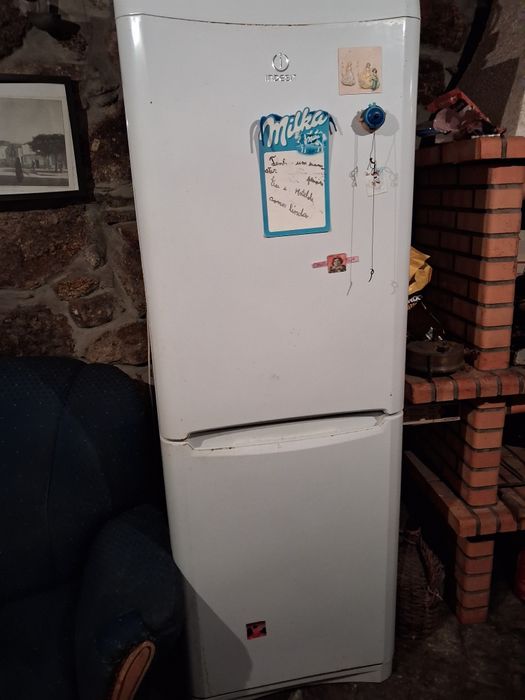 Frigorífico  marca indesit