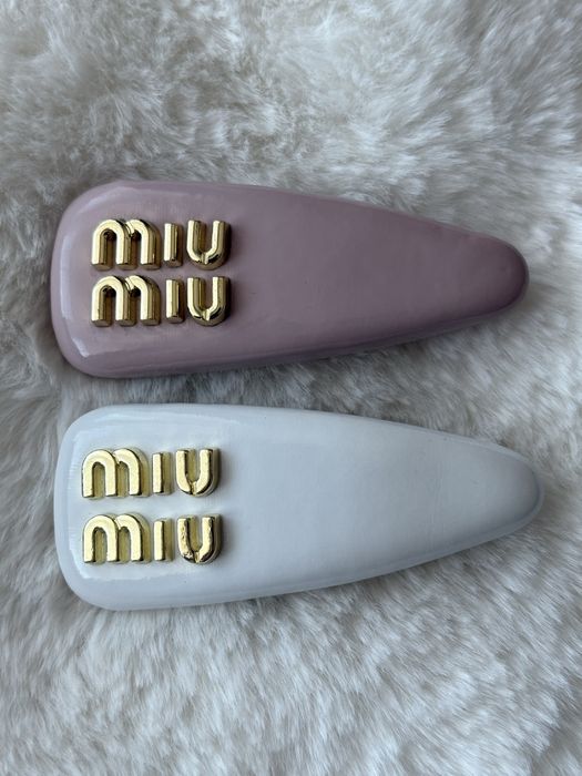 Spinki Miu Miu Dwa kolory