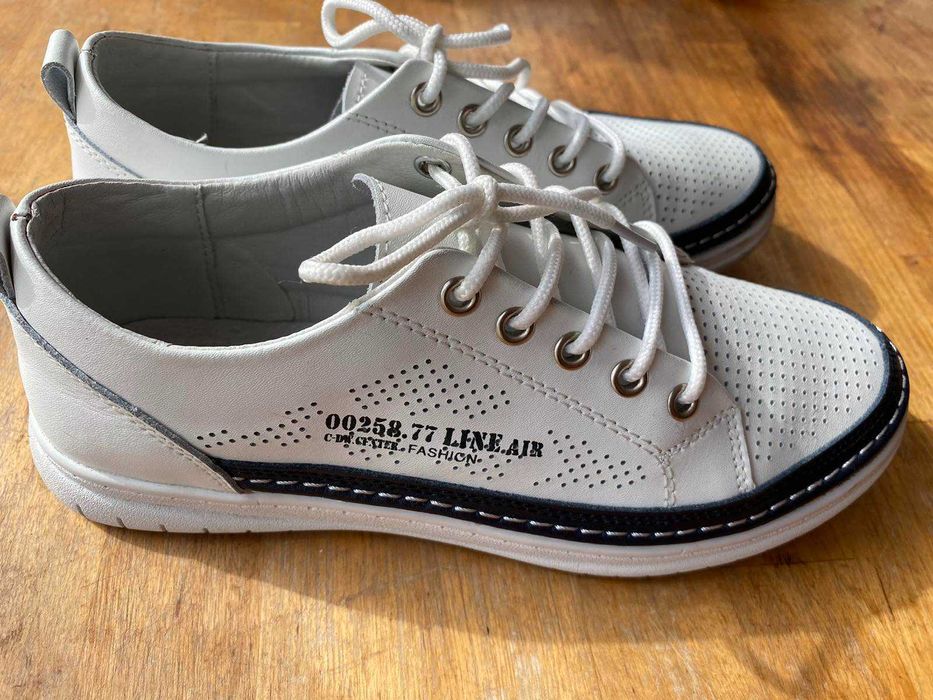 мокасини, кеди шкіряні