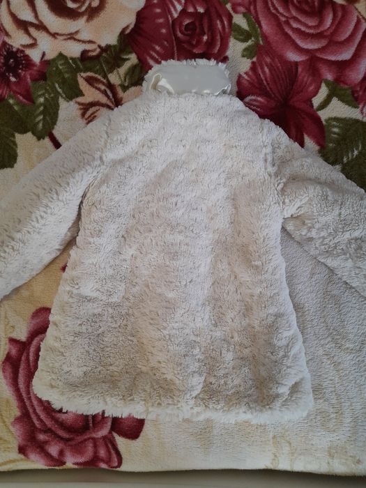 Шубка на дівчинку