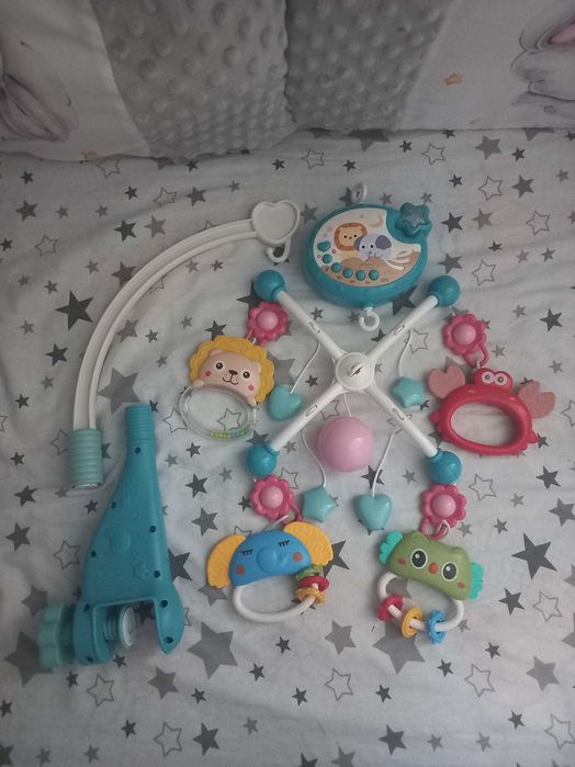 Мобіль в дитяче ліжечко.