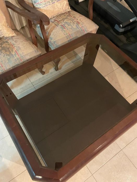 Mesa madeira maciça e vidro