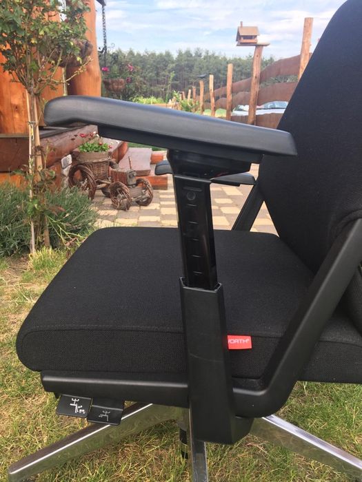 Fotel biurowy Haworth model comforto 59