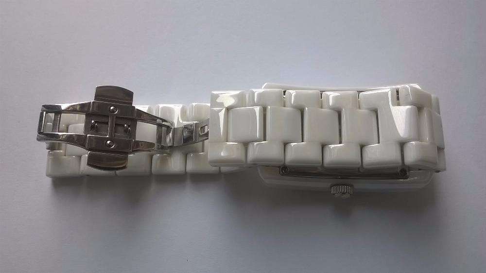 Relogio Emporio Armani com bracelete em ceramica branca. 180€