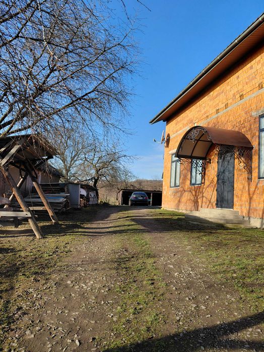 Просторий будинок в 9 км.від Мукачева