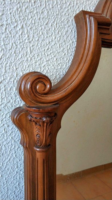 Espelho antigo de madeira maciça64584261501953122