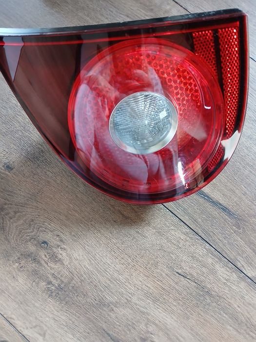 lampy tył klapa golf 5