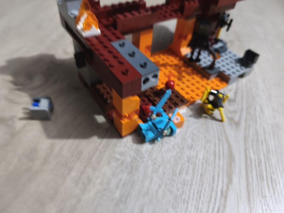 LEGO Minecraft 21154 Most Płomyków