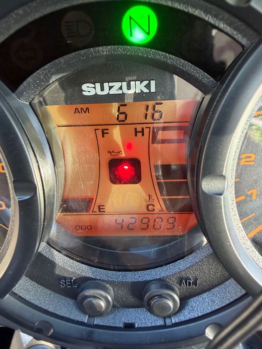 Suzuki V Strom 650 Como nova
