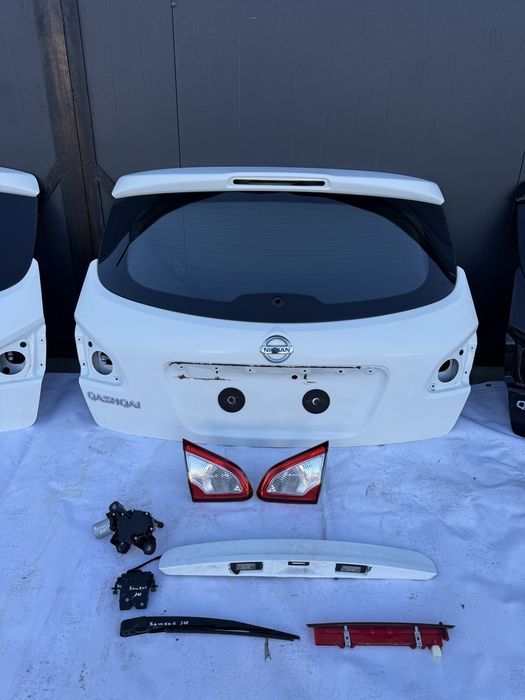 Кришка багажника (ляда) Nissan Qashqai J10