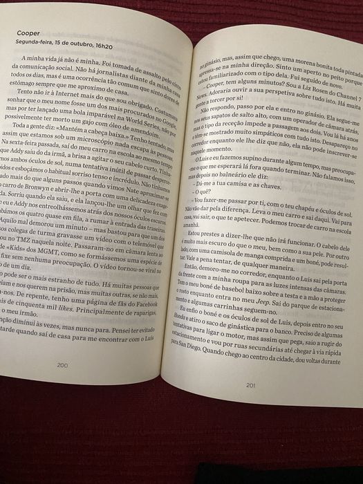 Um de nós mente.