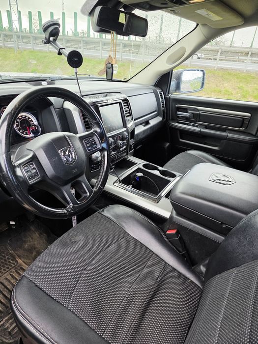 Wynajem Auto do ślubu Ram 1500