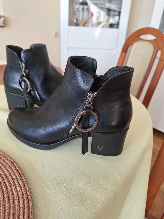 Buty zimowe czarne rozmiar 37 damskie nowe