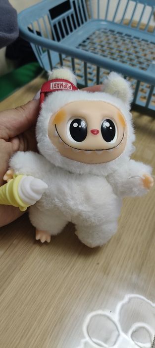 Labubus /lafufus