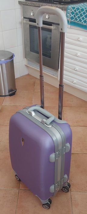 MALA DE VIAGEM DE CABINE COM 4 RODAS  E CÓDIGO. Casa Arrumação Férias Quarto.