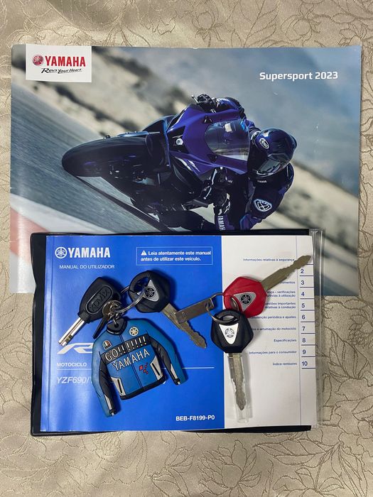 Vendo mota Yamaha R7 2022