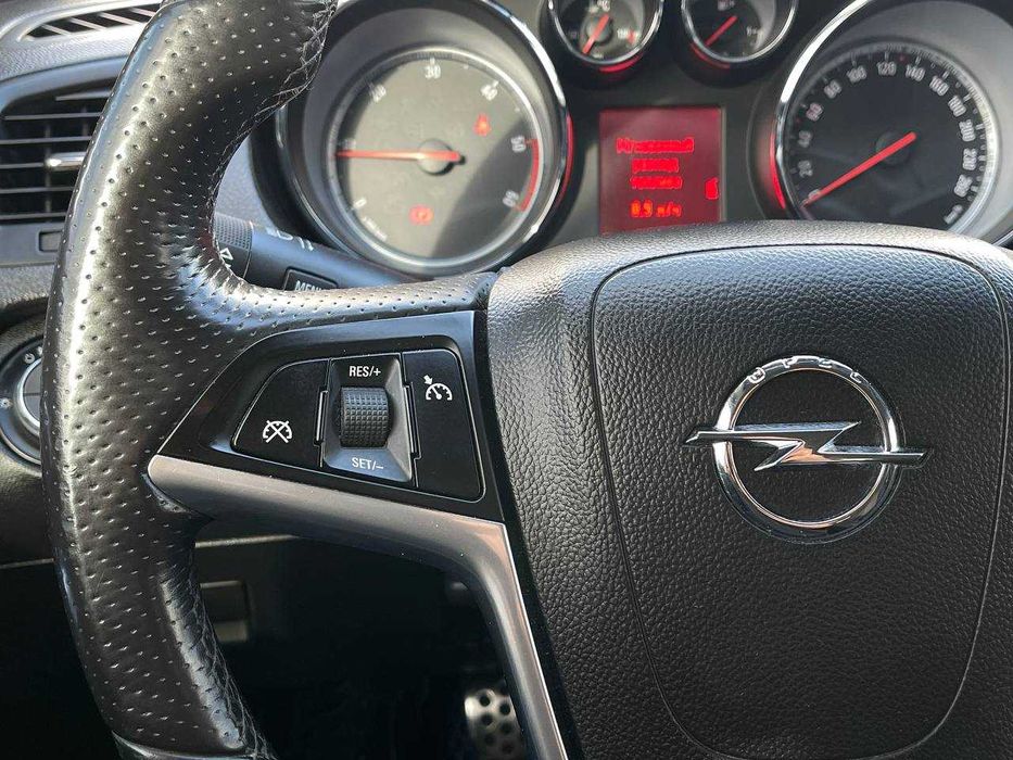 Opel Insignia 2.0 дизель в розтермінування від 8000 грн/м