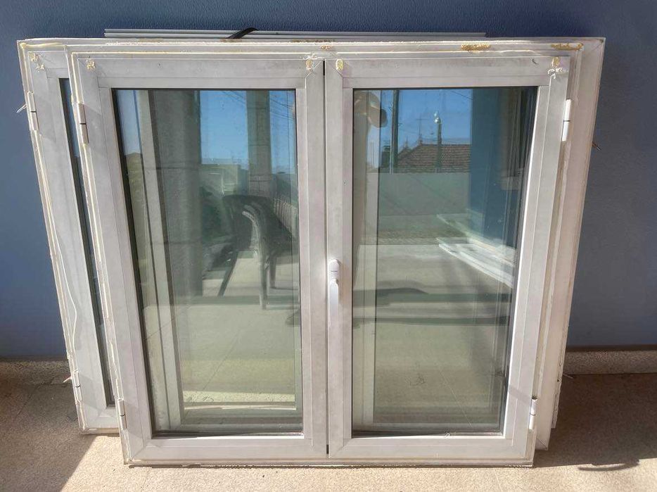 Janelas em Alumínio Bom Estado - Oportunidade de Compra!