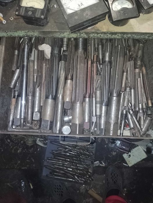 Свердла р6м5 з конусним хвостовиком,розвертки