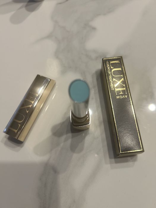 Serum do ust LUXE Avon