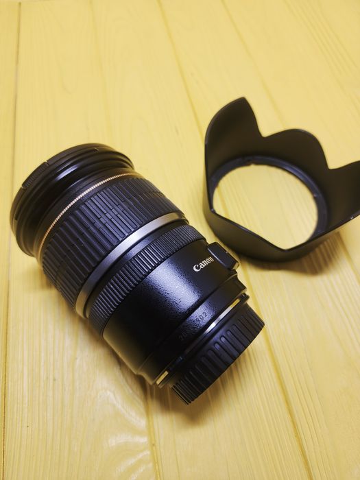 Объектив Canon EF-S 17-55mm f/2.8 IS USM