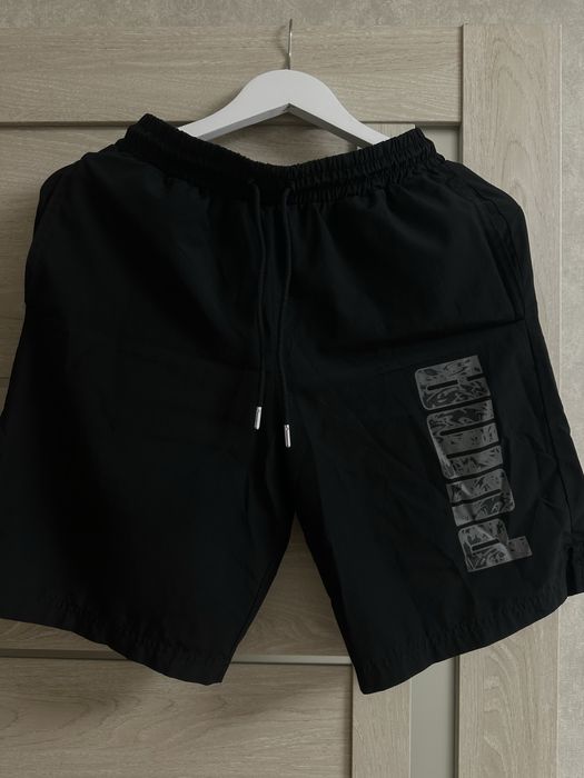 Продам шорти PUMA -оригінал.Стали малі.