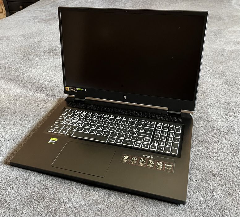 Acer Nitro 17 AN17-42 Ryzen 9 7940HS/ RTX 4060 / 16 ГБ / 1 ТБ SSD