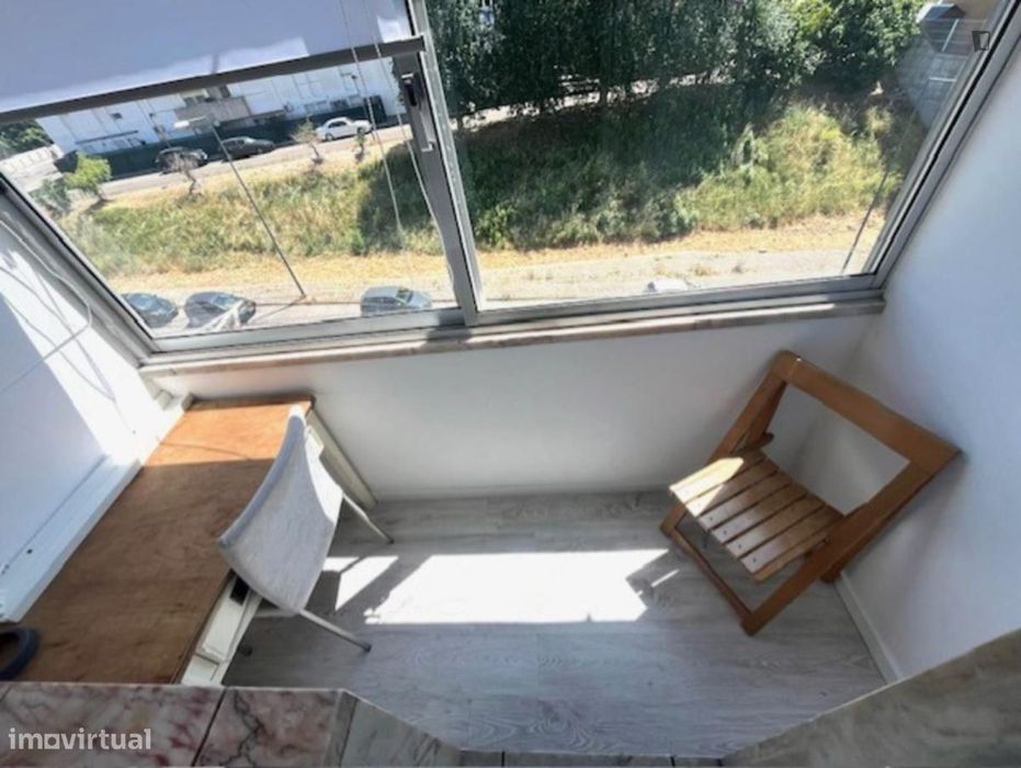 Quarto - localizado em Alvalade Lisbon