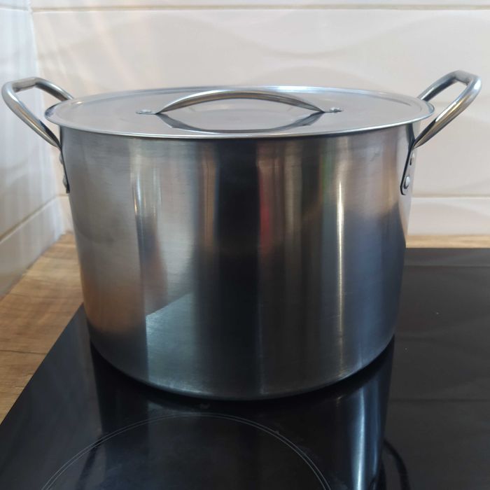 Zestaw fajnych garnków duże romziary 5 8 10 i 12 litrów gaz indukcja