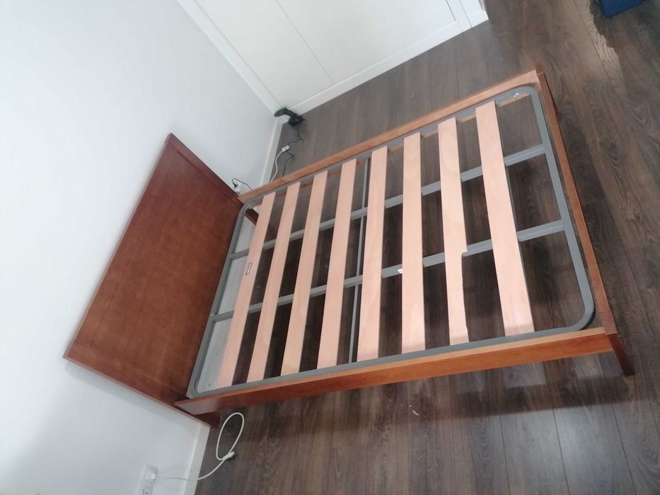 Cama, estrado e colchão