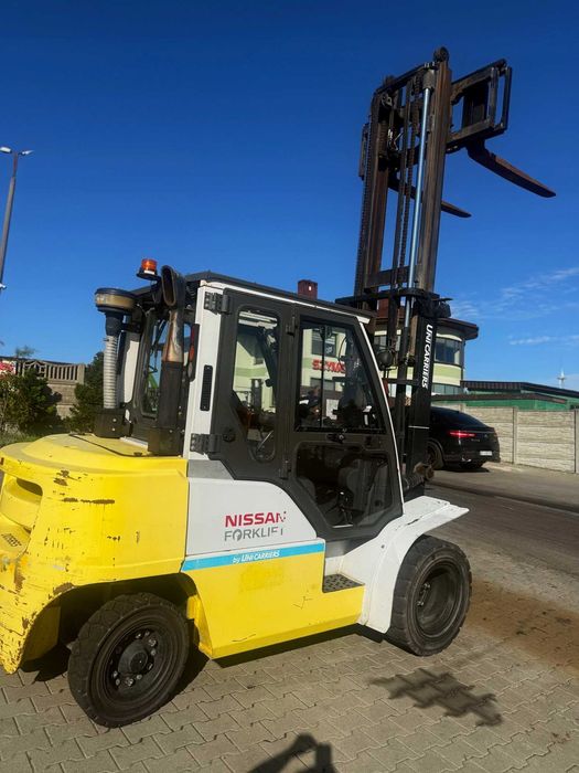 Вилковий навантажувач NISSAN FD40 4000 кг здвоєні колеса кабіна дизель 2014