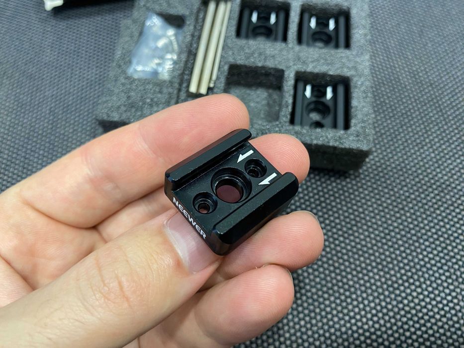 Крепление Neewer Cold Shoe Mount комплект (холодный башмак\адаптер)