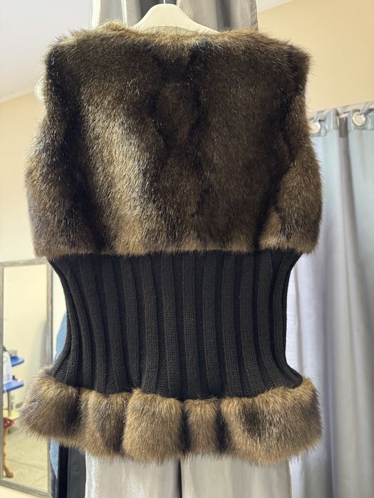 Меховая теплая  жилетка